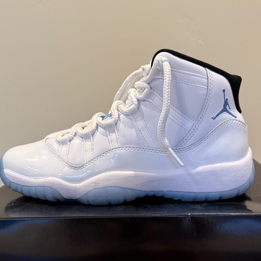 Air Jordan 11 Retro Legend Blue - Picture 2 of 8